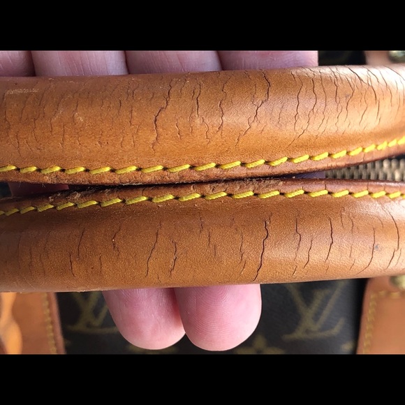 Listing #2 LV Keepall Bandouliere 50 - Picture 2 of 8